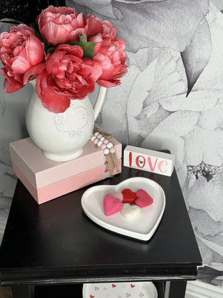 Easy Ways to Decorate your Farmhouse for Valentine's Day