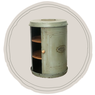 Vintage-Inspired Decor