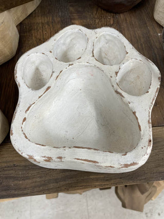 Clay paw shaped vessel