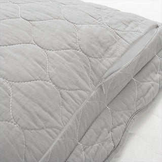 bedding up close