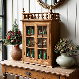 Heritage Style Gallery Display Cabinet