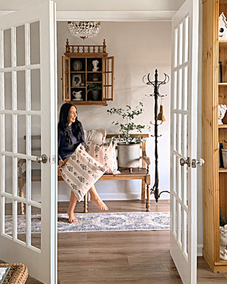 Heritage Style Gallery Display Cabinet