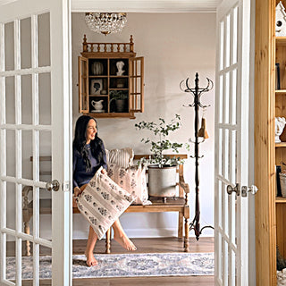 Heritage Style Gallery Display Cabinet