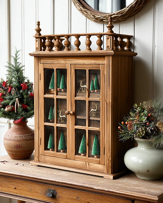 Heritage Style Gallery Display Cabinet