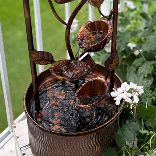 Outdoor fountain zoom bottom