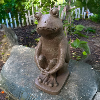frog statue