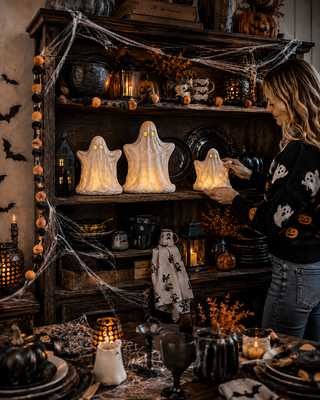 LED Light-Up Glowing Ghosts, Set of 3