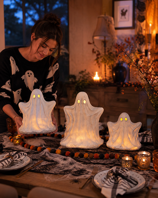 LED Light-Up Glowing Ghosts, Set of 3