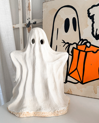 LED Light-Up Glowing Ghosts, Set of 3