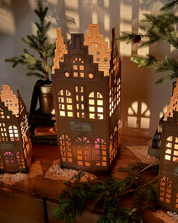 Heritage Village Metal Tabletop Houses, Set of 3