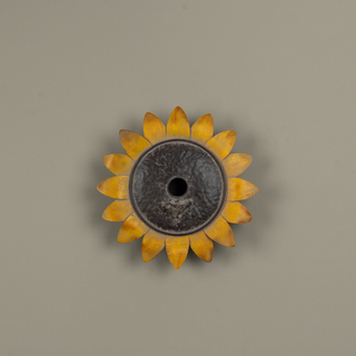 Vintage-Inspired Metal Sunflower Wall Birdhouse