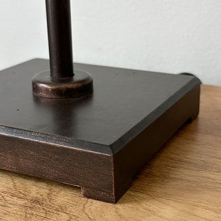 Table lamp neck and socket detail