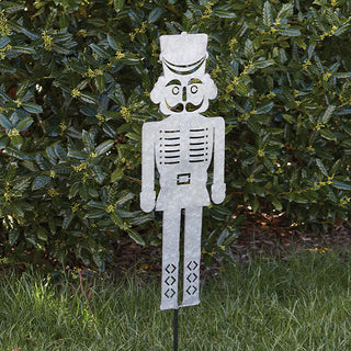 yard stakes
