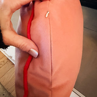 Heart pillow zipper closure fabric detail