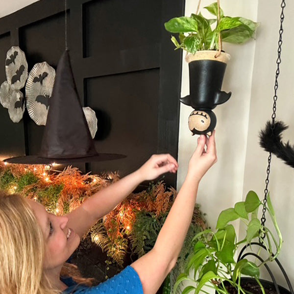halloween hanging planter upside-down-bat-hanging-planter