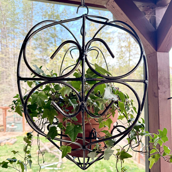 heart shaped plant hanger heart-shaped-planter