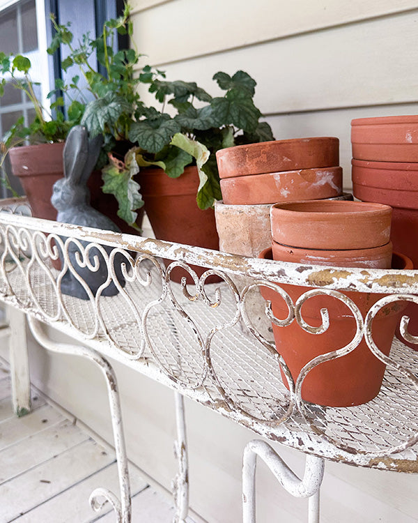scroll-metal-plant-stand
