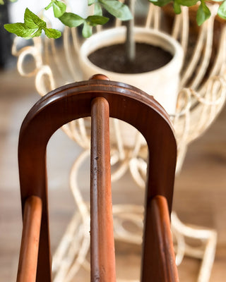 Arched Wood Blanket Rack Stand - Freestanding Quilt Display with 3 Dowel Bars
