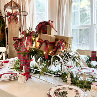 sleigh as a centerpiece 