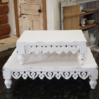 Scalloped Edge French Country Risers