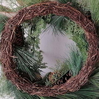 Pre-lit Woodland Christmas Wreath