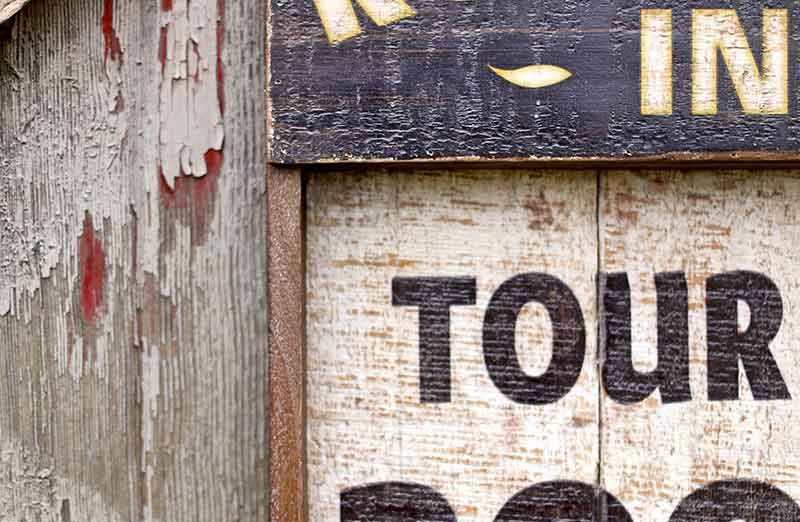 Vintage Metal Inn Sign - Historical Farmhouse - Decor Steals